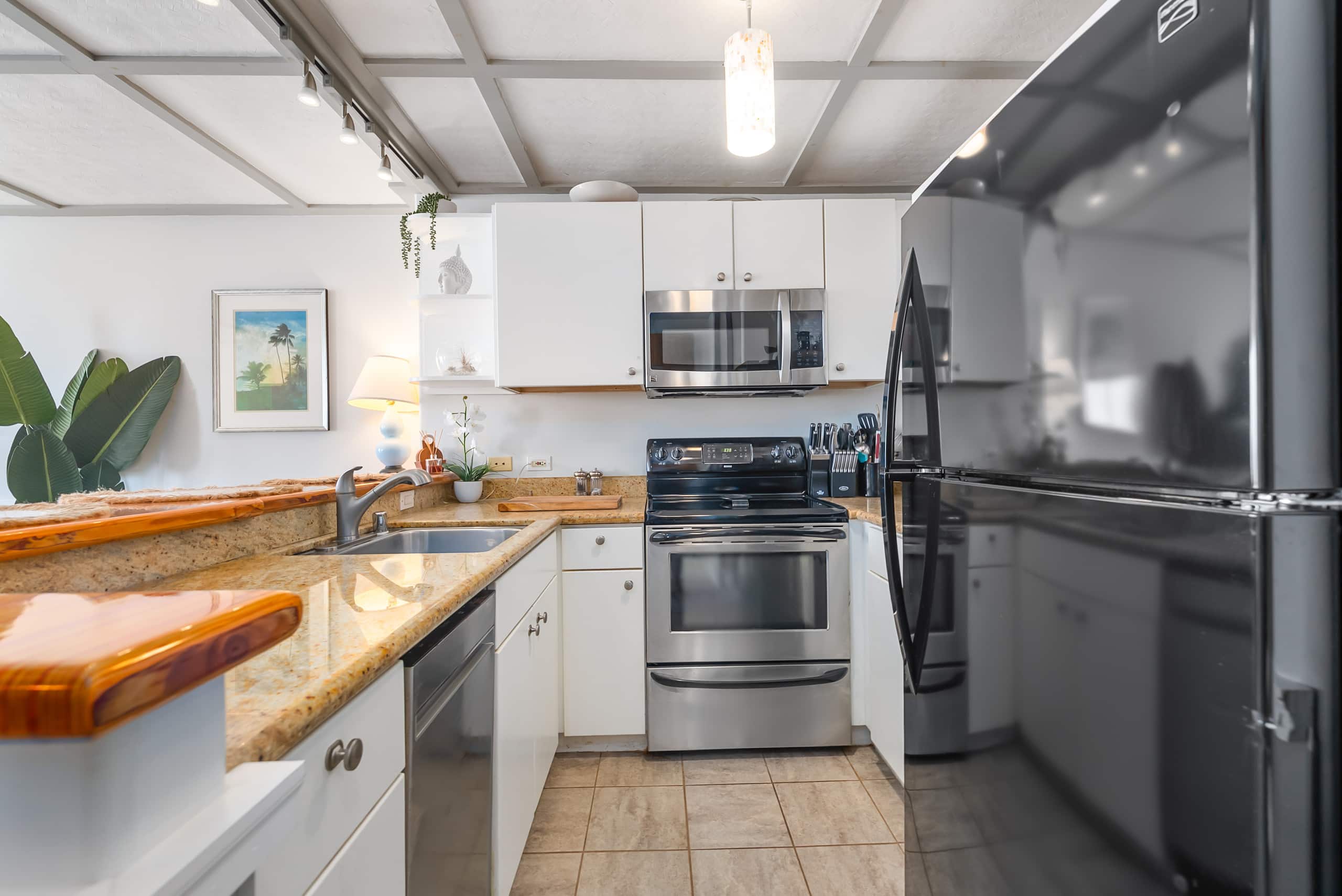 The Lanikai Loft of Waikiki - Photo 18