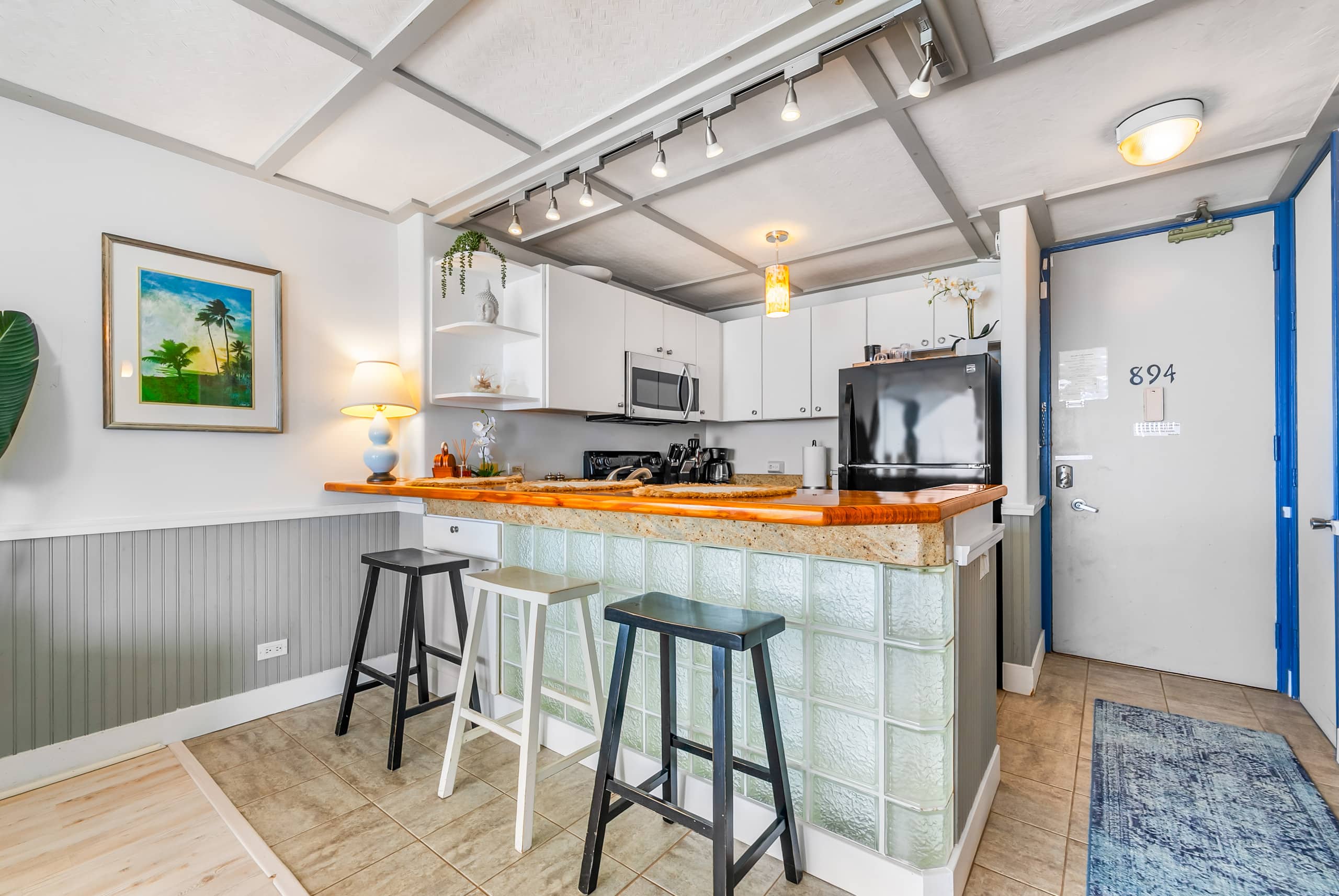 The Lanikai Loft of Waikiki - Photo 19