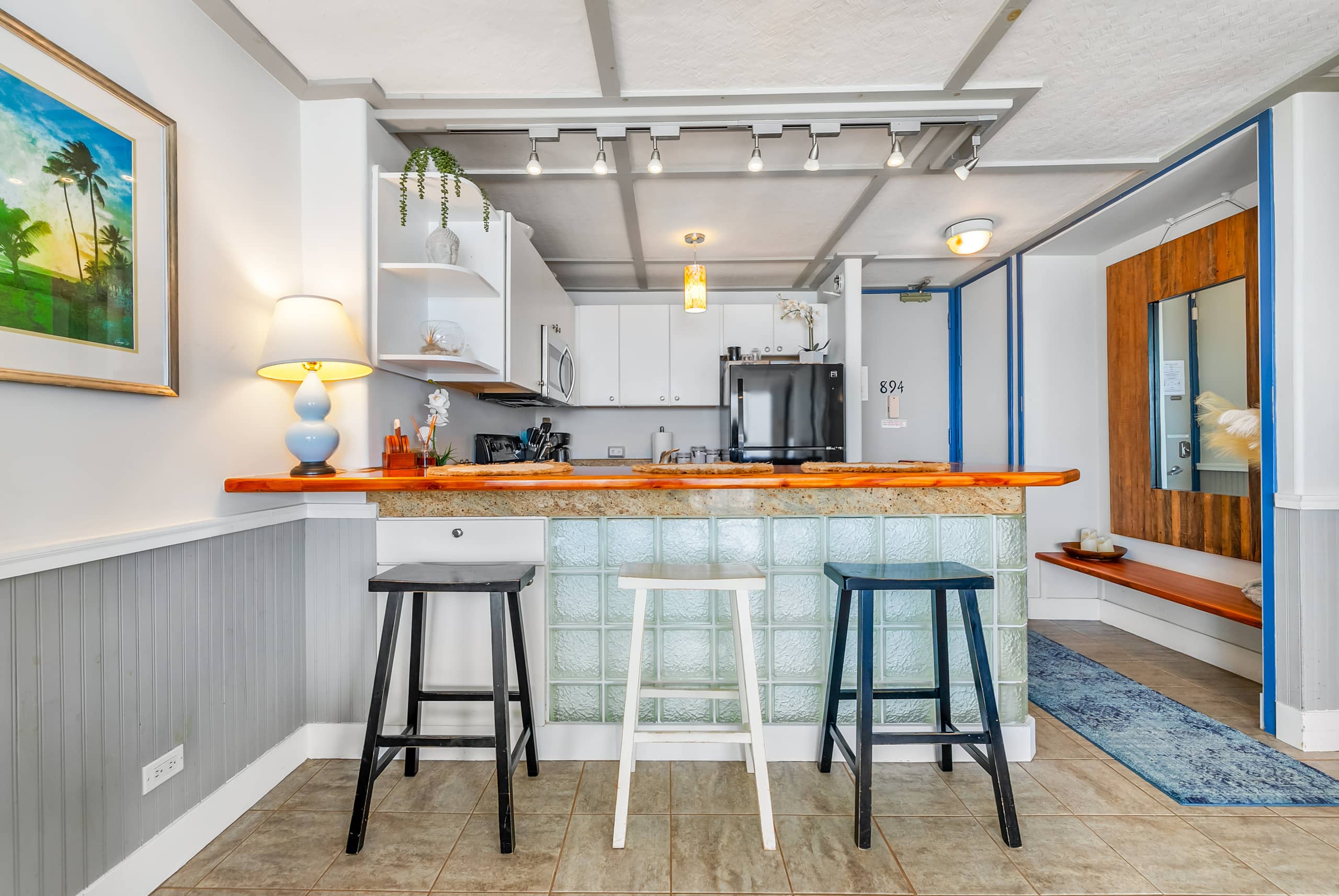 The Lanikai Loft of Waikiki - Photo 20