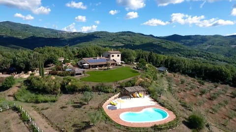 Tuscany oasis of silence with pool & views