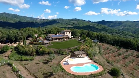 Tuscany oasis of silence with pool & views