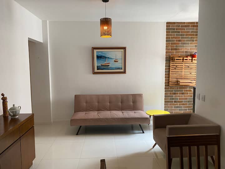 Apartamento 2/4 Com Ar Na Barra - Barra, Brasil