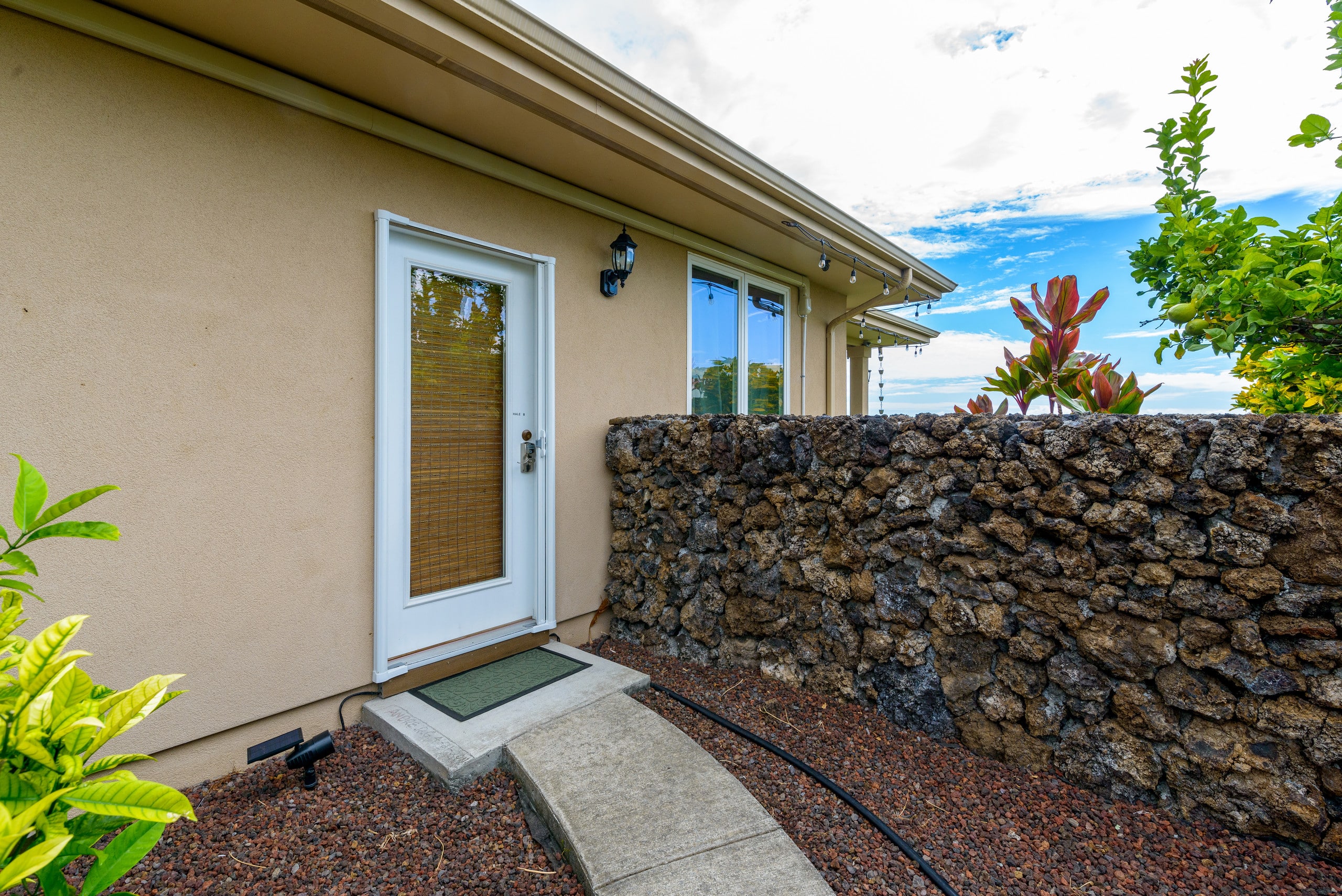 Home in Kailua-Kona · ★4.97 · 8 bedrooms · 9 beds · 6.5 baths - Image 58