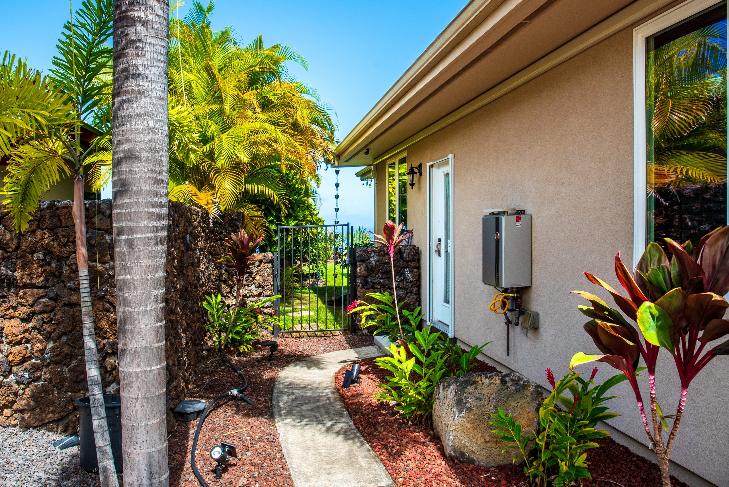 Home in Kailua-Kona · ★4.97 · 8 bedrooms · 9 beds · 6.5 baths - Image 96