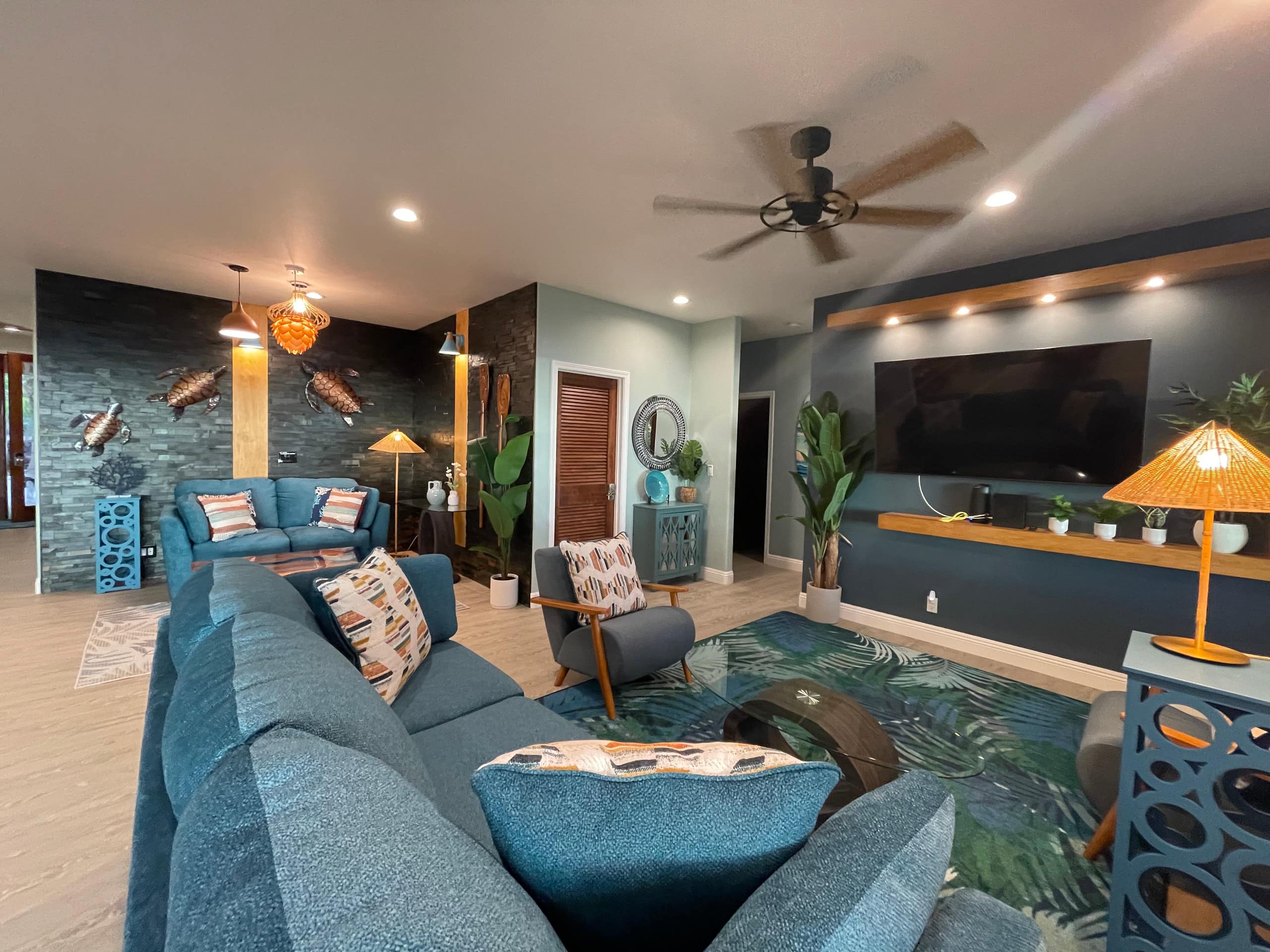Home in Kailua-Kona · ★4.97 · 8 bedrooms · 9 beds · 6.5 baths - Image 16