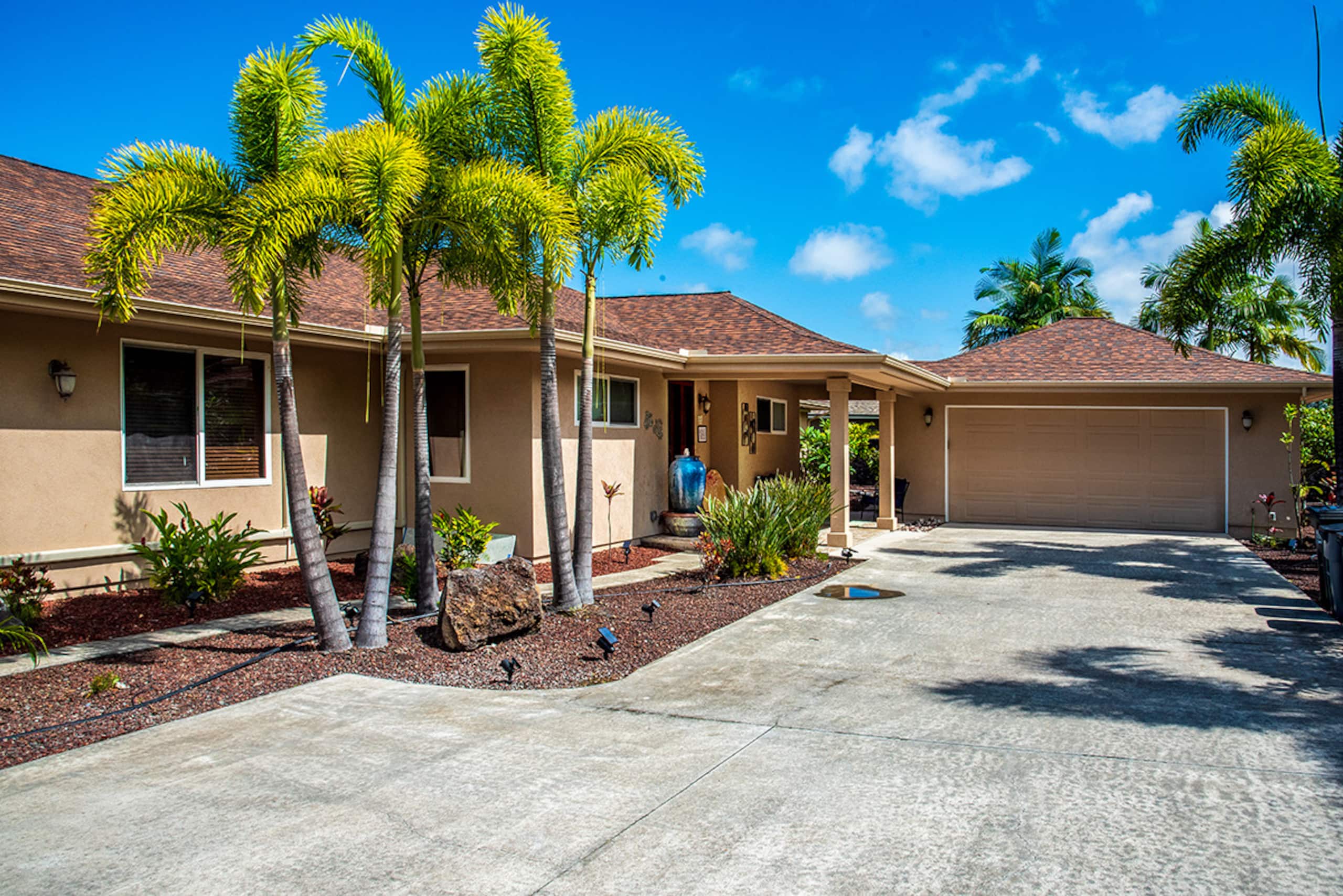 Home in Kailua-Kona · ★4.97 · 8 bedrooms · 9 beds · 6.5 baths - Image 102