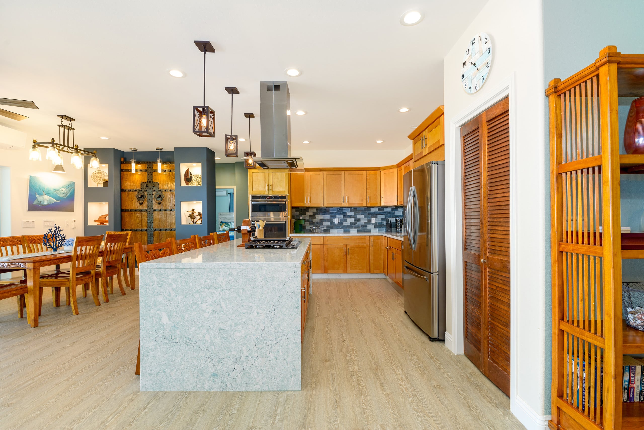 Home in Kailua-Kona · ★4.97 · 8 bedrooms · 9 beds · 6.5 baths - Image 28