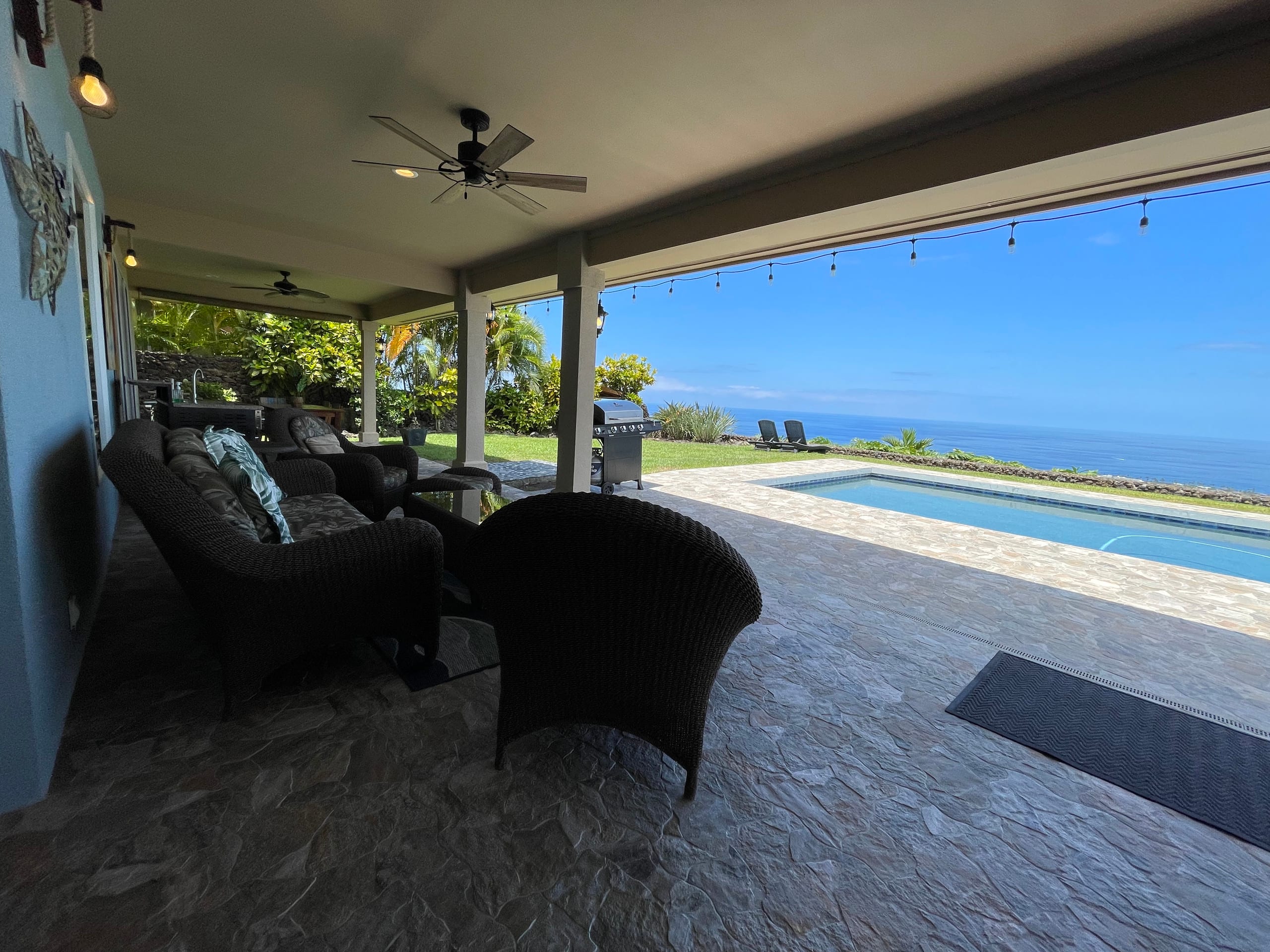 Home in Kailua-Kona · ★4.97 · 8 bedrooms · 9 beds · 6.5 baths - Image 84