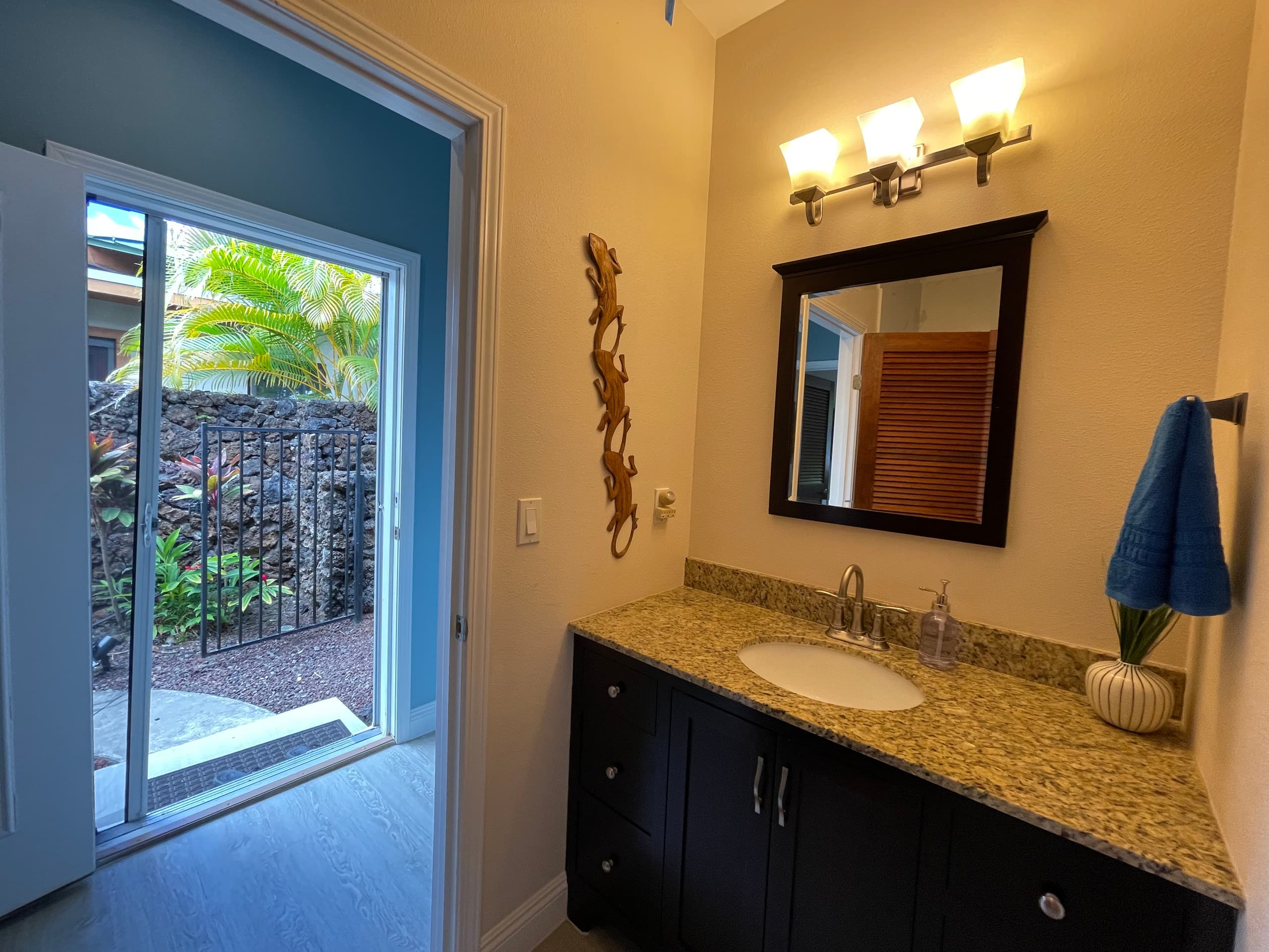 Home in Kailua-Kona · ★4.97 · 8 bedrooms · 9 beds · 6.5 baths - Image 76
