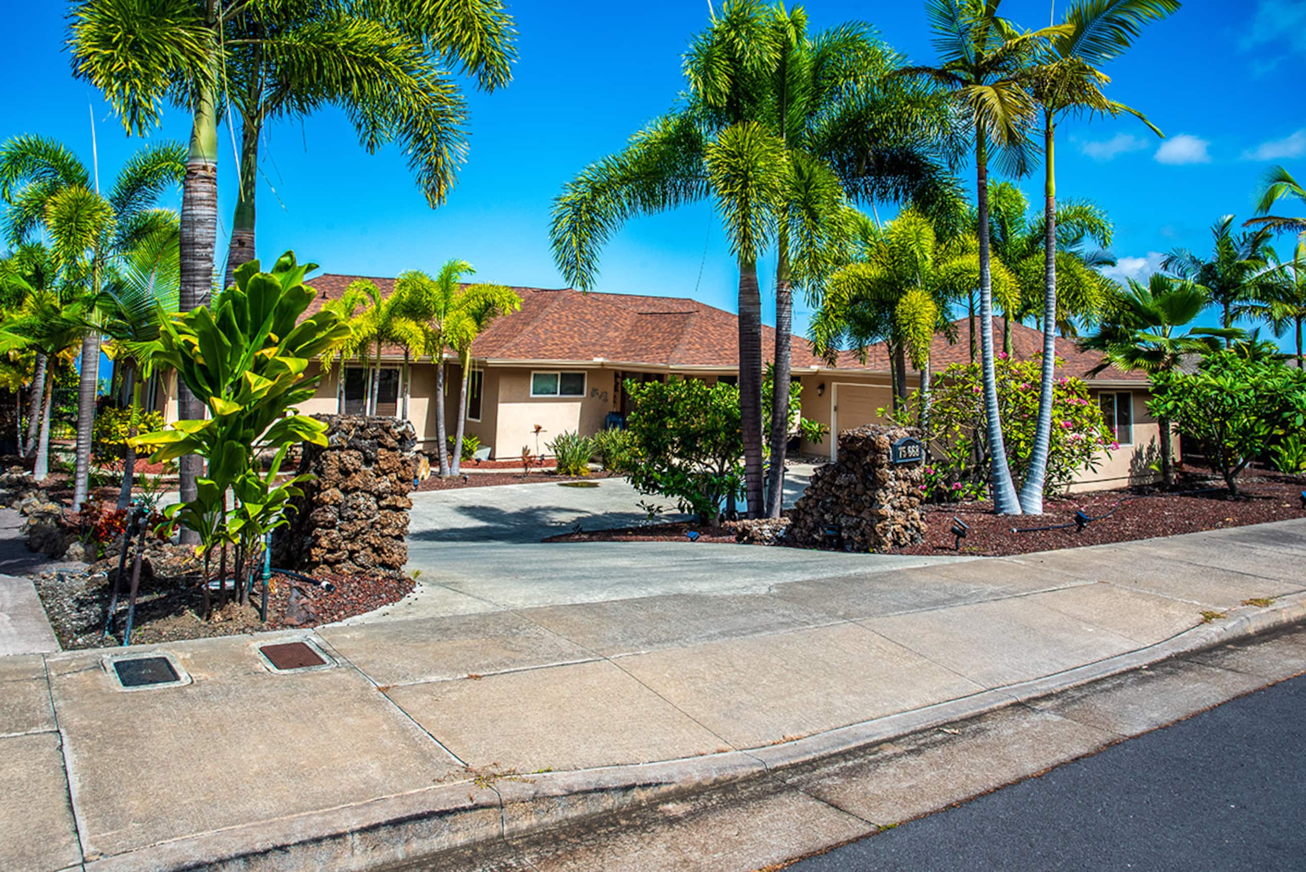 Home in Kailua-Kona · ★4.97 · 8 bedrooms · 9 beds · 6.5 baths - Image 101
