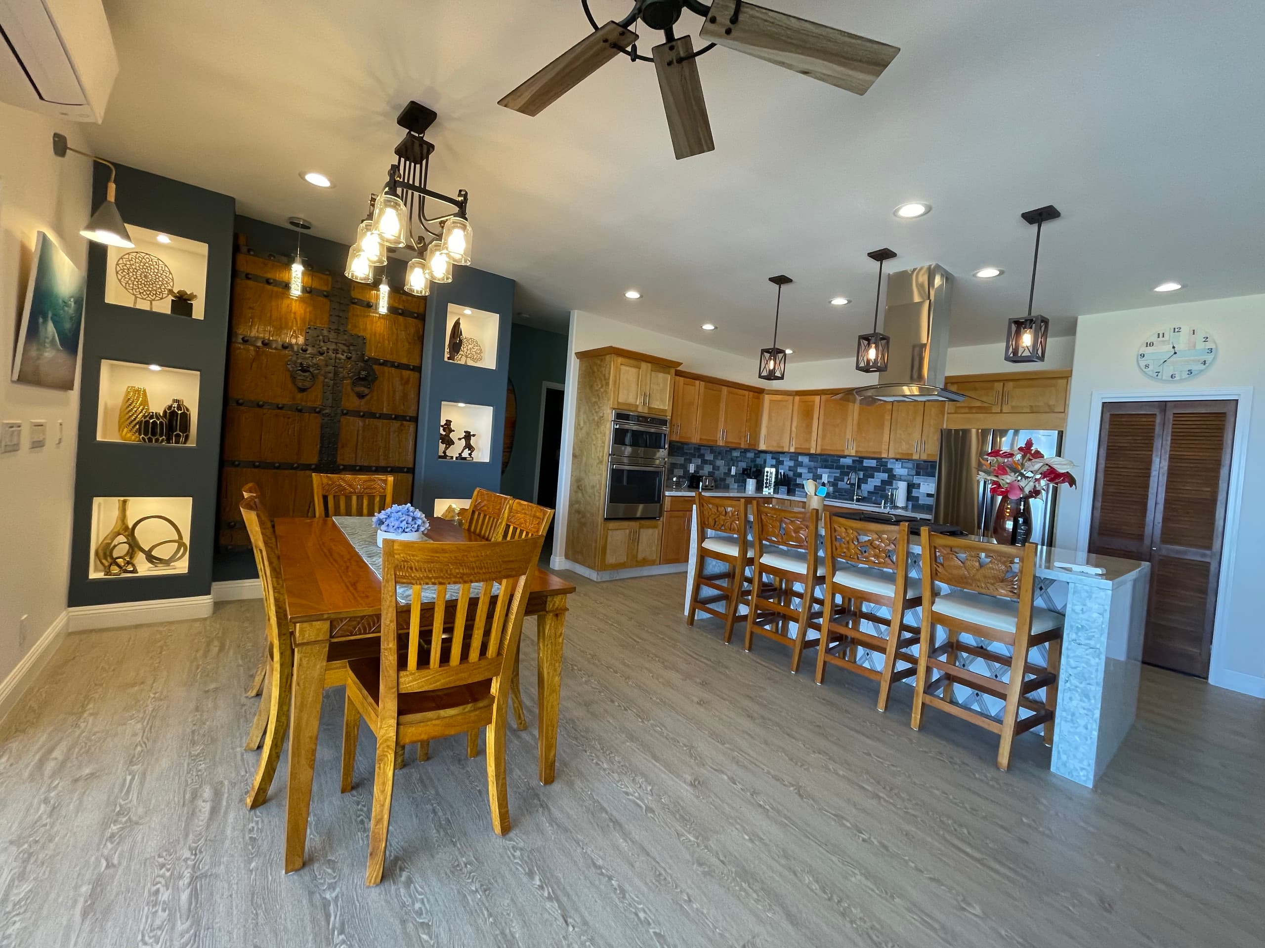 Home in Kailua-Kona · ★4.97 · 8 bedrooms · 9 beds · 6.5 baths - Image 36