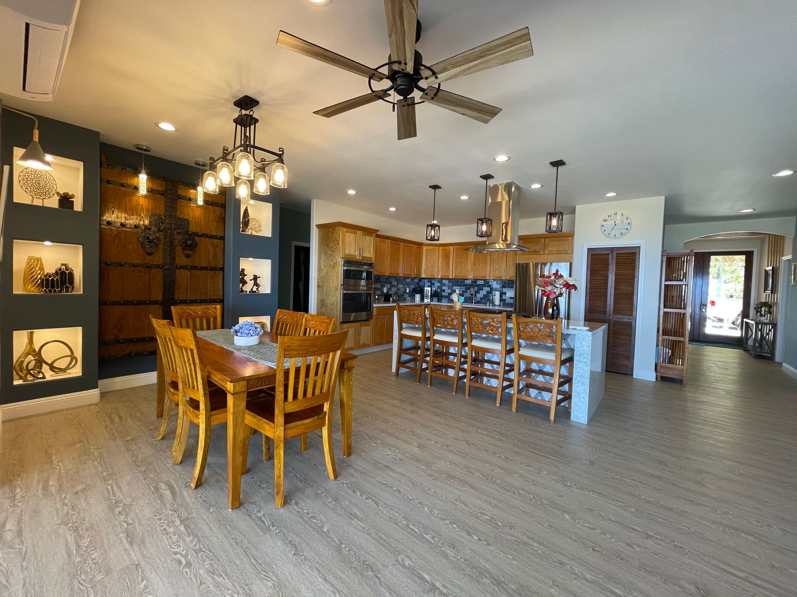 Home in Kailua-Kona · ★4.97 · 8 bedrooms · 9 beds · 6.5 baths - Image 27