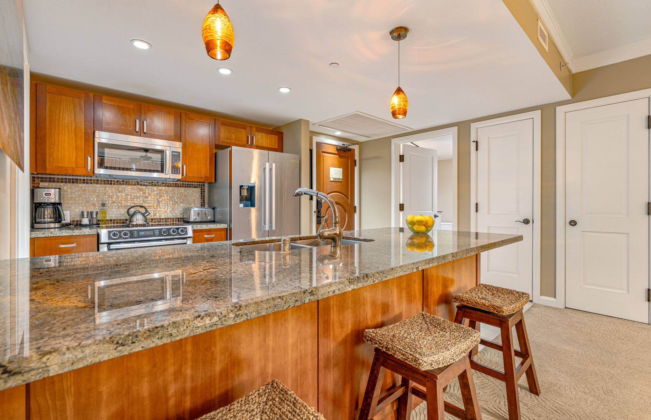Condo in Lahaina · ★4.75 · 2 bedrooms · 3 beds · 2 baths - Image 13
