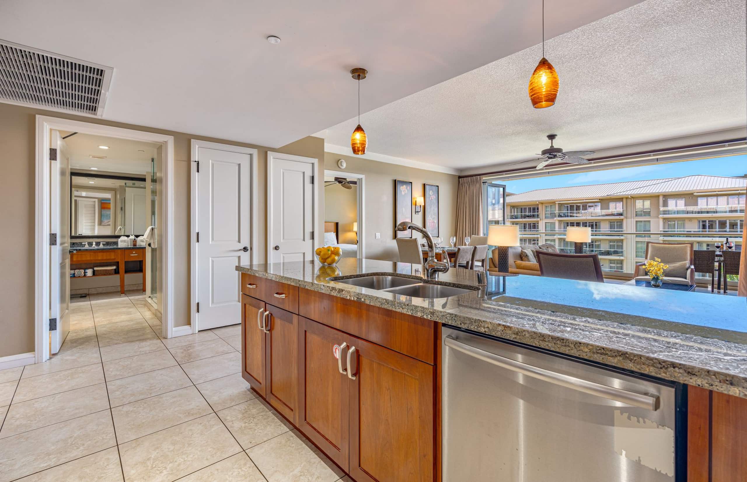 Condo in Lahaina · ★4.75 · 2 bedrooms · 3 beds · 2 baths - Image 14