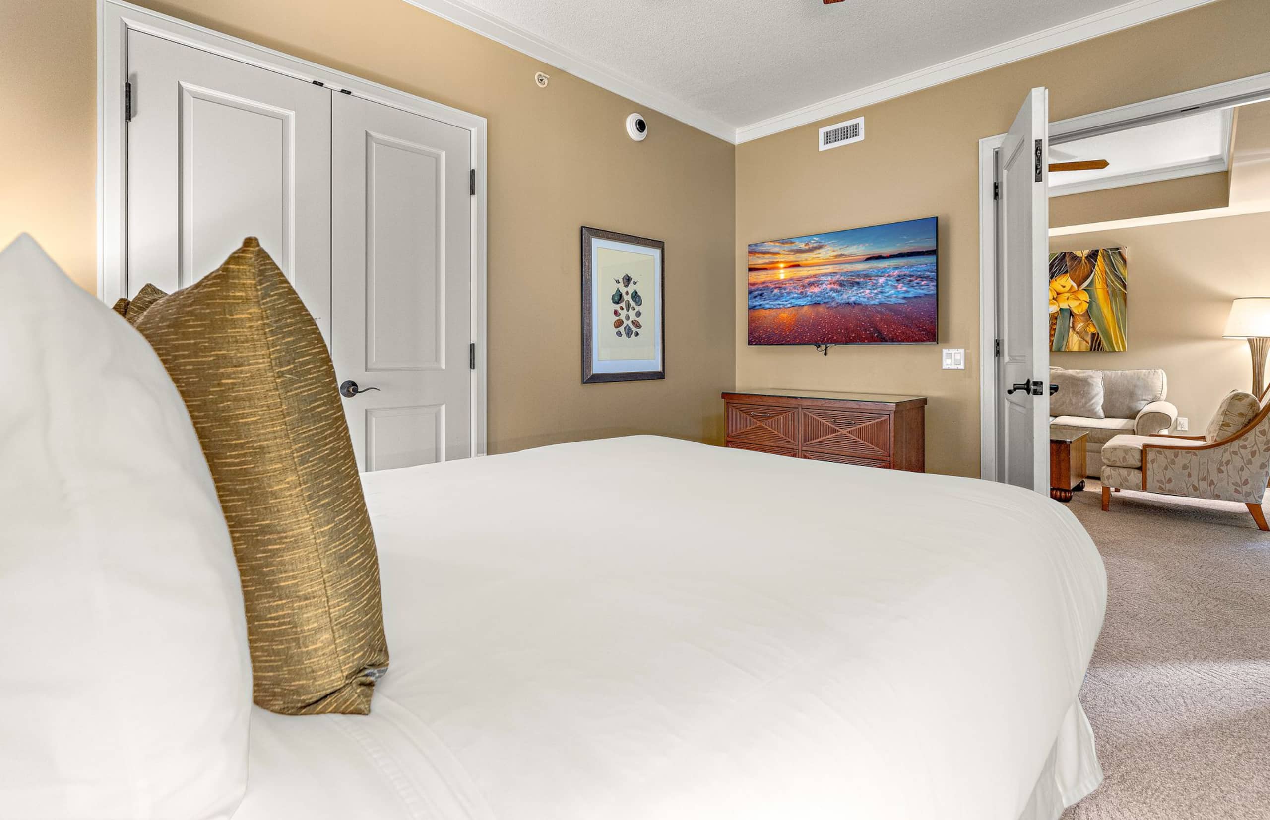 Condo in Lahaina · ★4.94 · 2 bedrooms · 3 beds · 1 bath - Image 24