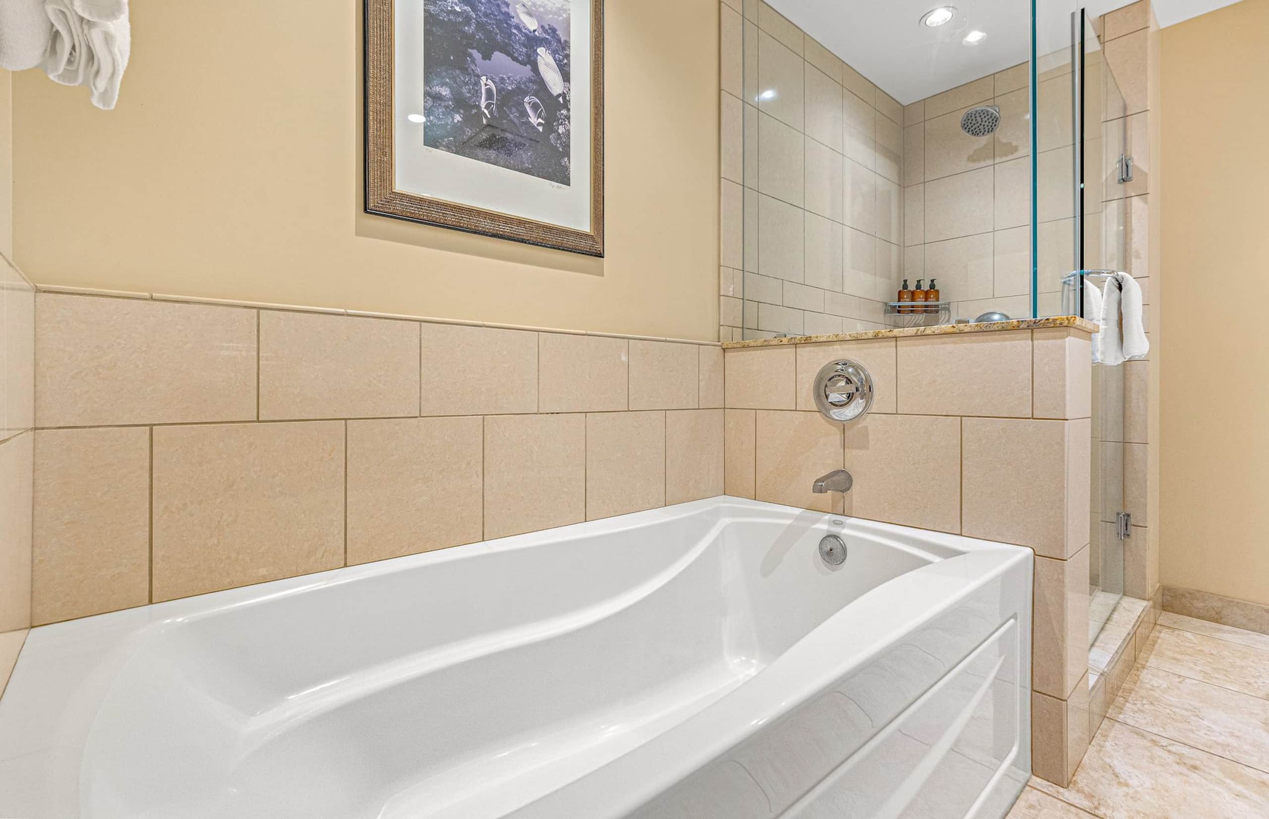 Condo in Lahaina · ★4.94 · 2 bedrooms · 3 beds · 1 bath - Image 21
