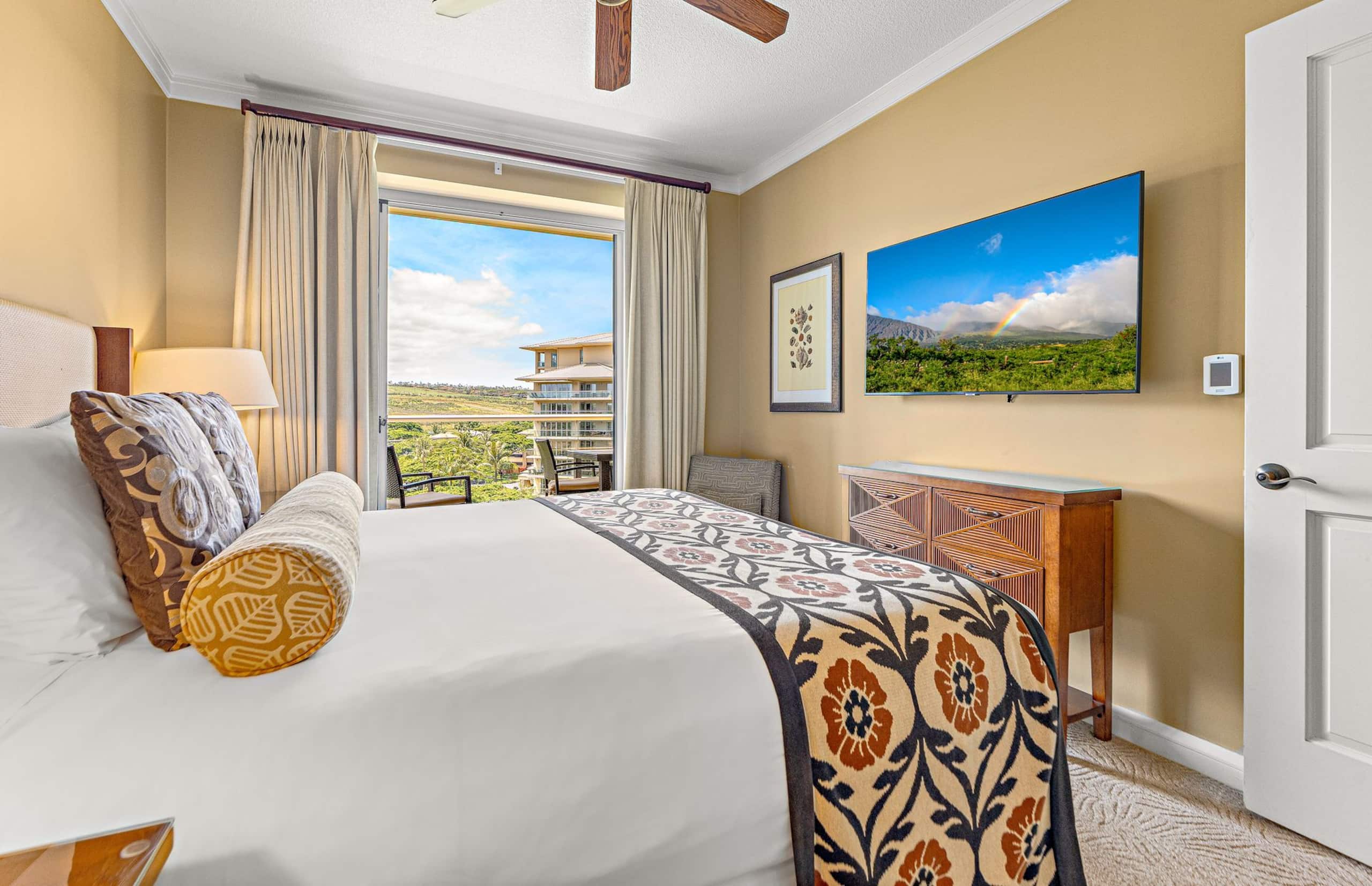 Condo in Lahaina · ★4.94 · 2 bedrooms · 3 beds · 1 bath - Image 18
