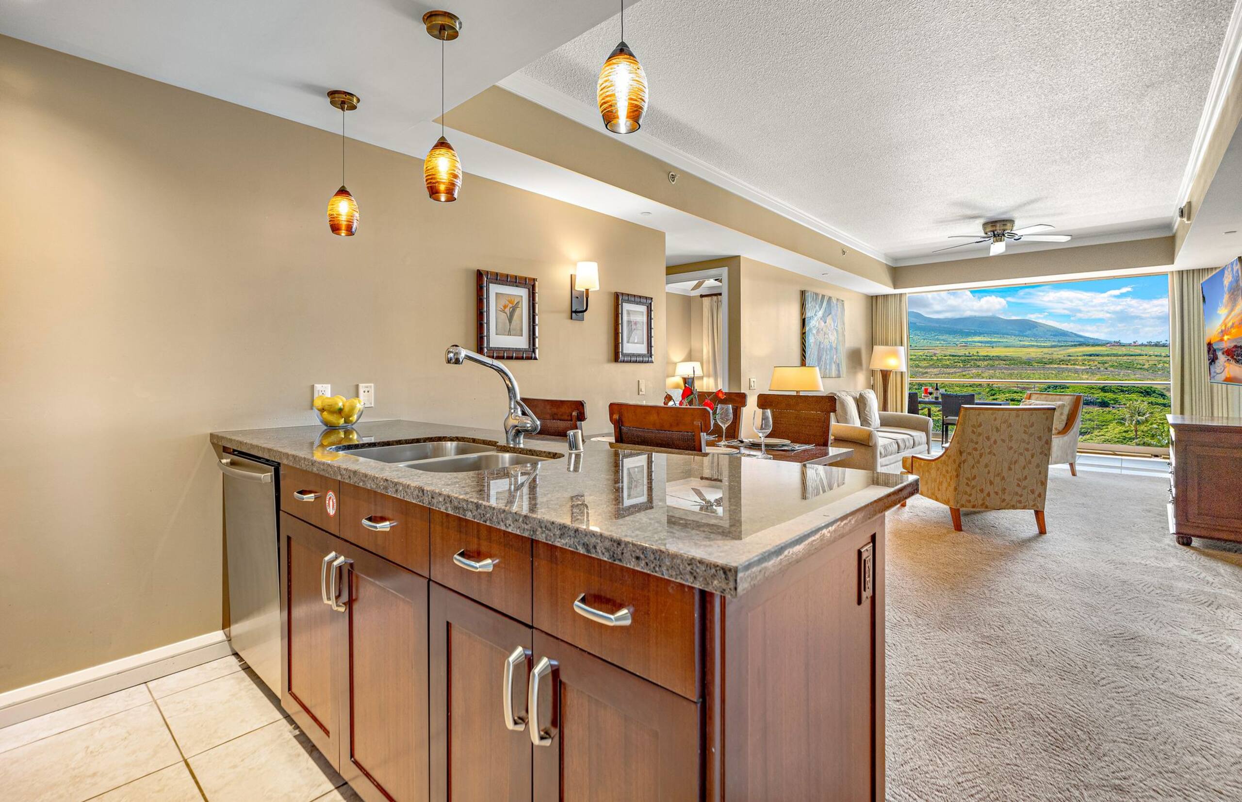 Condo in Lahaina · ★4.94 · 2 bedrooms · 3 beds · 1 bath - Image 9