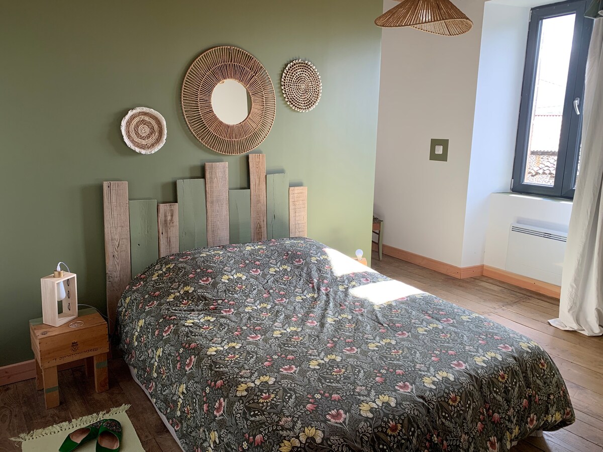 Зелената соба со 140 кревета