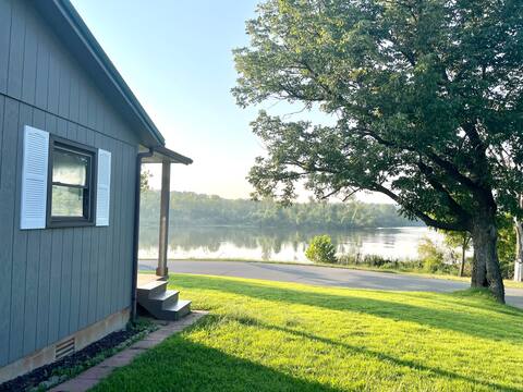 The GooseNest • HOT TUB • Lake View