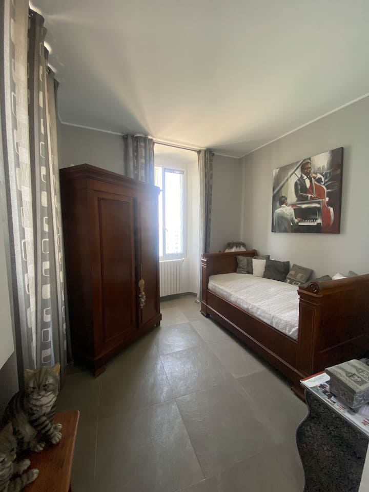 غرفة النوم 2