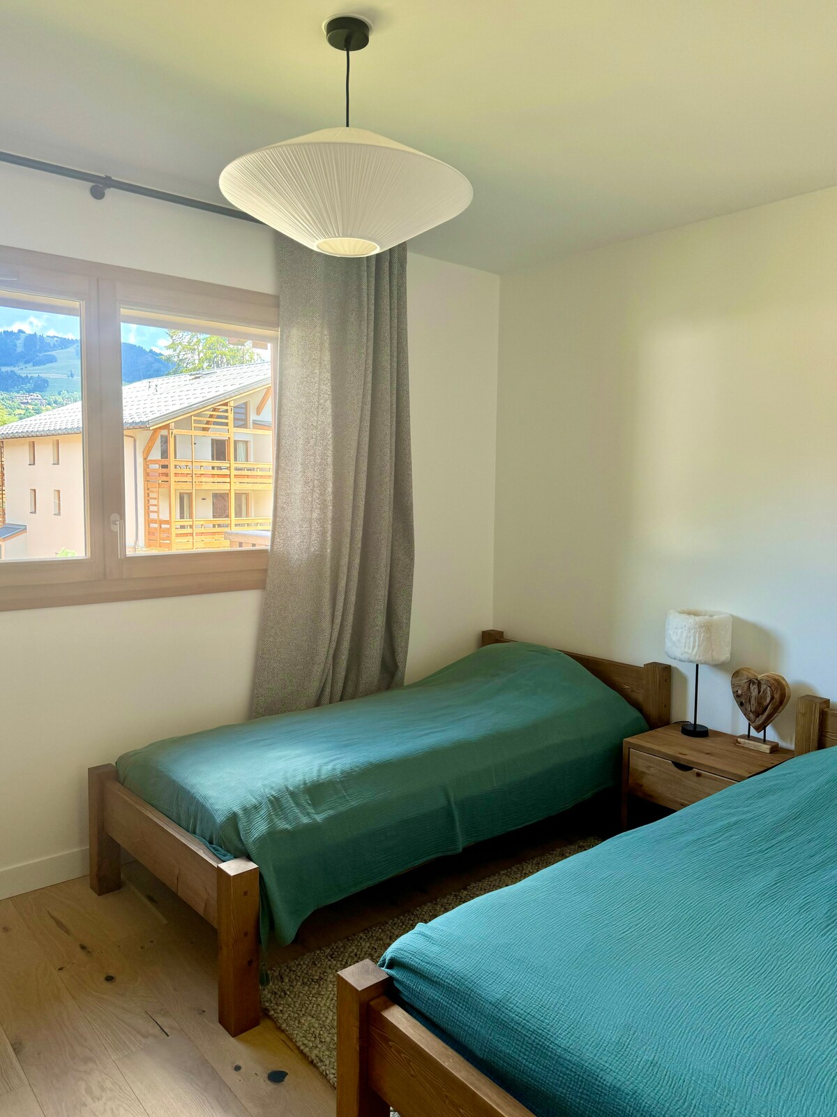 ห้องนอนที่สองมีเตียงเดี่ยว 2 เตียง