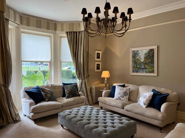 Stunning Large Victorian Period Family Home gallery image 5