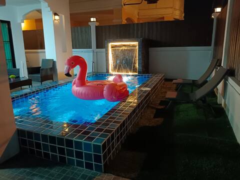Spacious 4 bed pool villa in Pattaya City