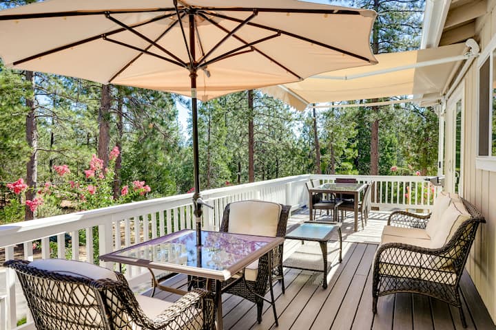 Groveland Vacation Rental W/ Private Deck & Grill! - Pine Mountain Lake, CA