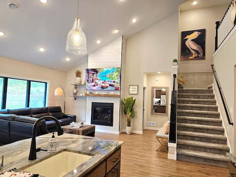 Posh Pelican House is area favorite for guests!