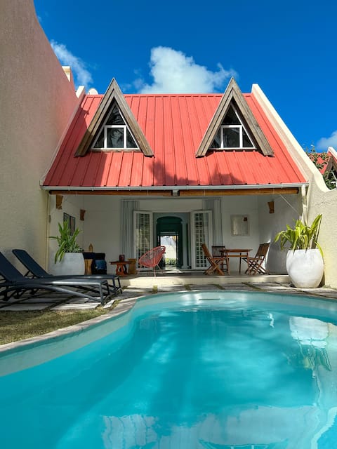 Chic Home with Private Pool, 1 min to Beach