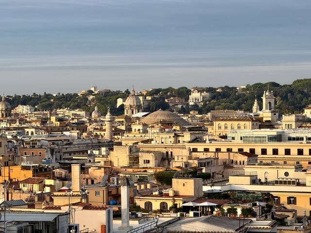 Panoramic Paradise by the Spanish Steps gallery image 4