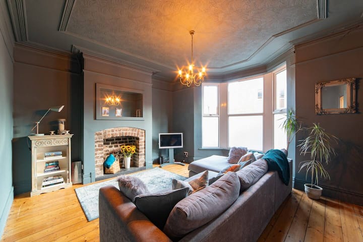 Family Stay | By Sefton Park & Lark Lane | Parking - Liverpool