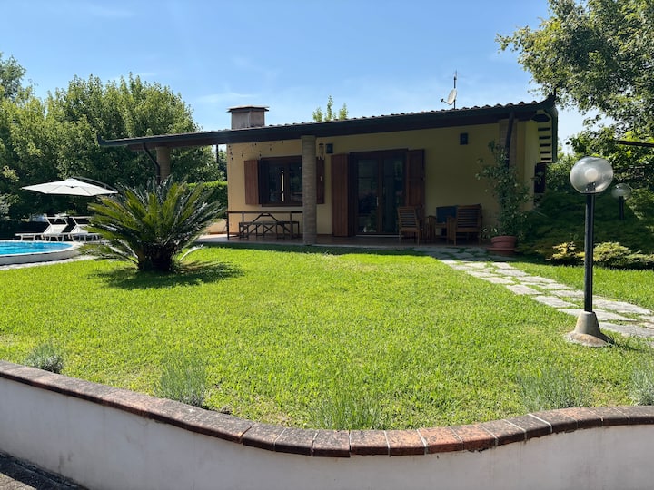 Domus Ventinove31 | Villa A Marina Di Pietrasanta - Italia
