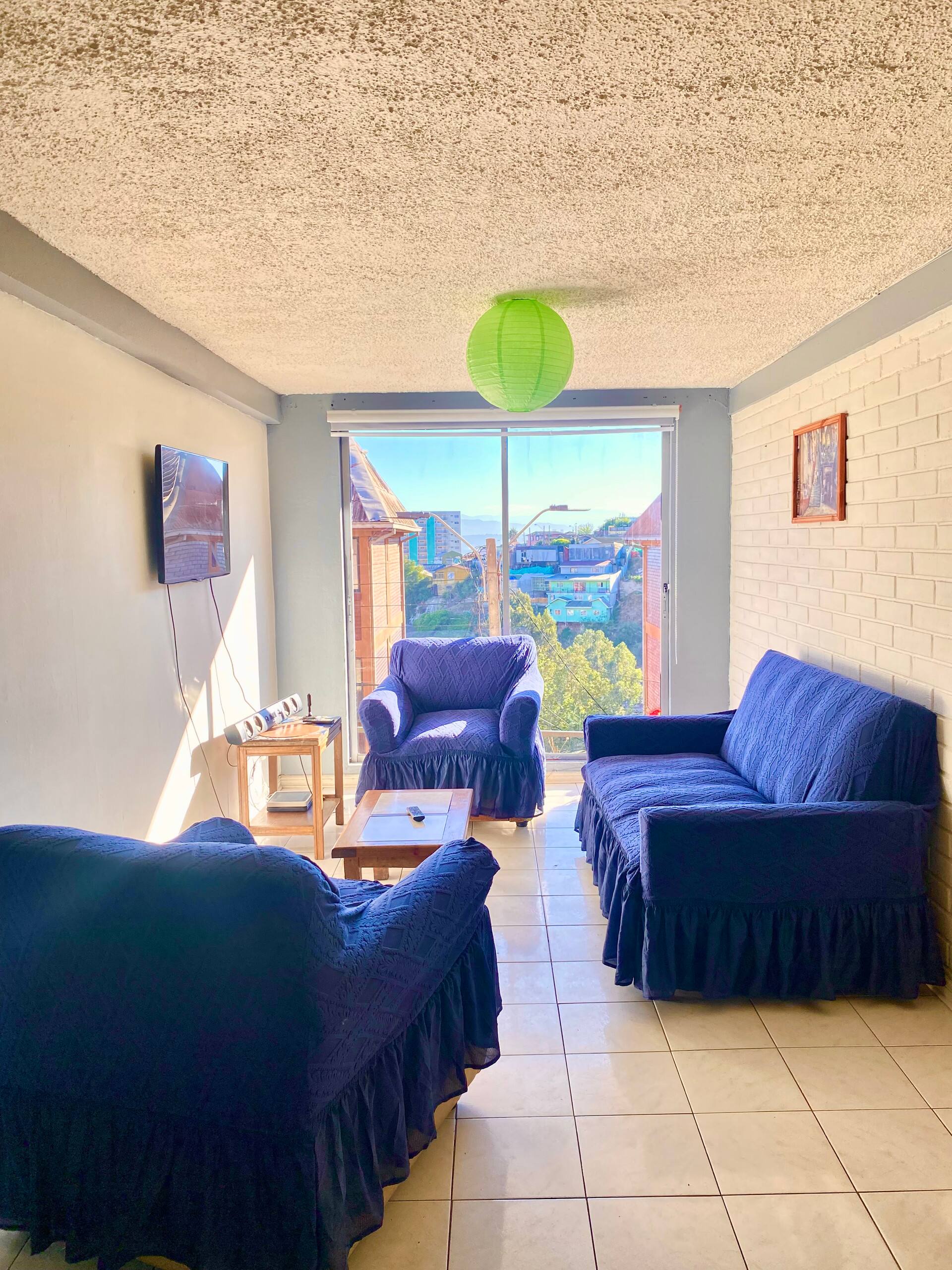 Discover Cerro de Neruda and connect with Valpo!