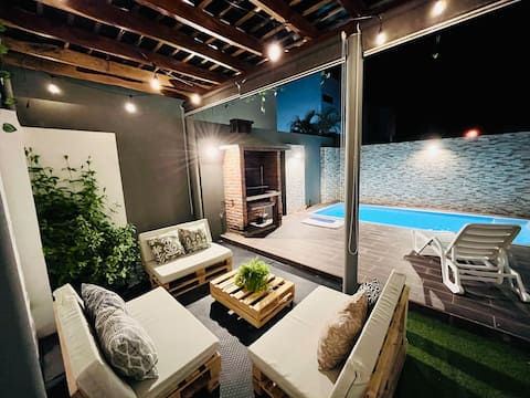 Beach house with pool and exclusive beach 18 people