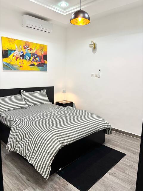 Shelton Luxury's 1, A cozy 2-room air-conditioned