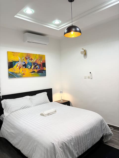 Shelton Luxury's1, F2, comfortable with washing machine