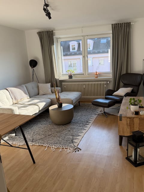 Erfolgreiche Airbnb-Immobilie: Light & Space in Sendlinger Feld