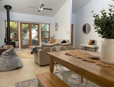 Successful Airbnb property: Birdsong~home by the sea! in Aldinga Beach
