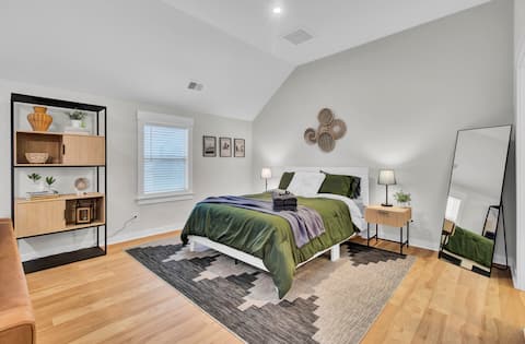 The Violet Villa w/no cleaning fee