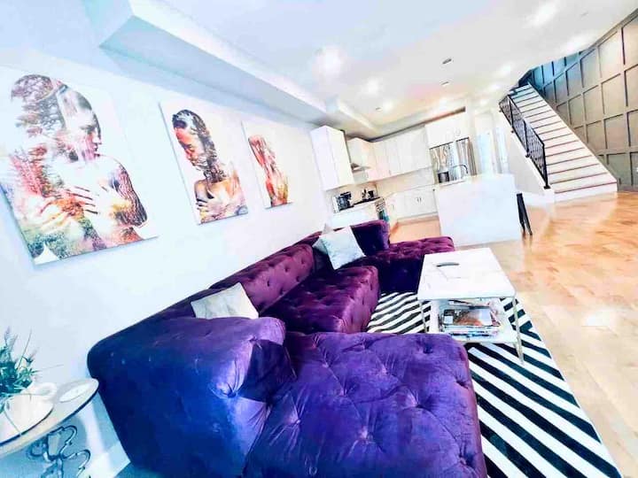 Luxe Penthouse With Private Parking & Rooftop W Tv - Hyattsville