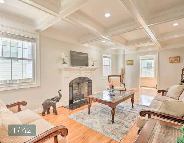 7BR Capitol Hill • Sleeps 16+ gallery image 3