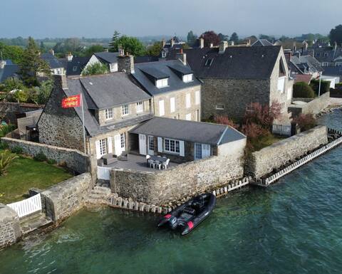 House in front of the sea near the landing beach