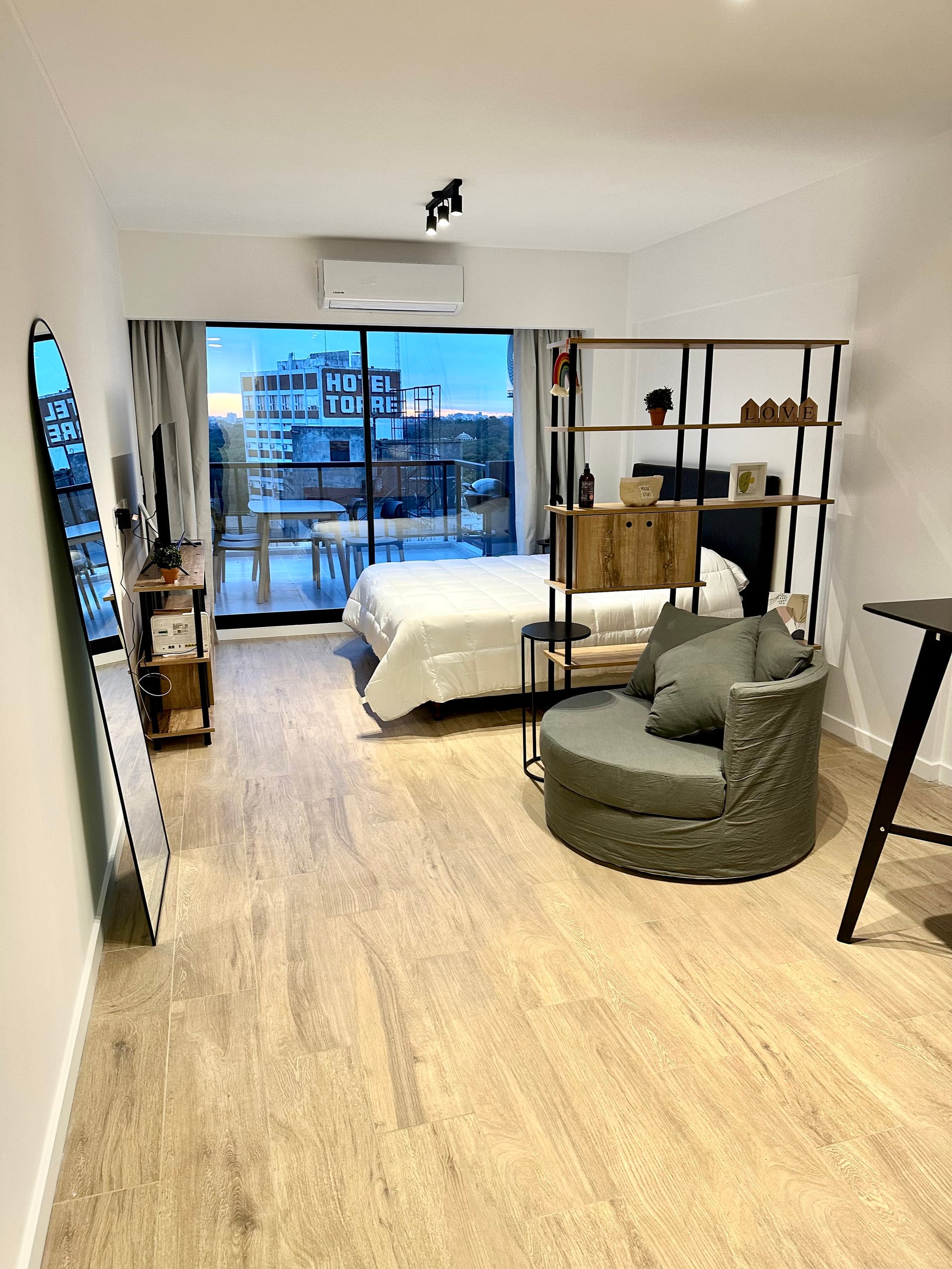 Apartamento de 1 quarto em Chacarita com terraço e piscina