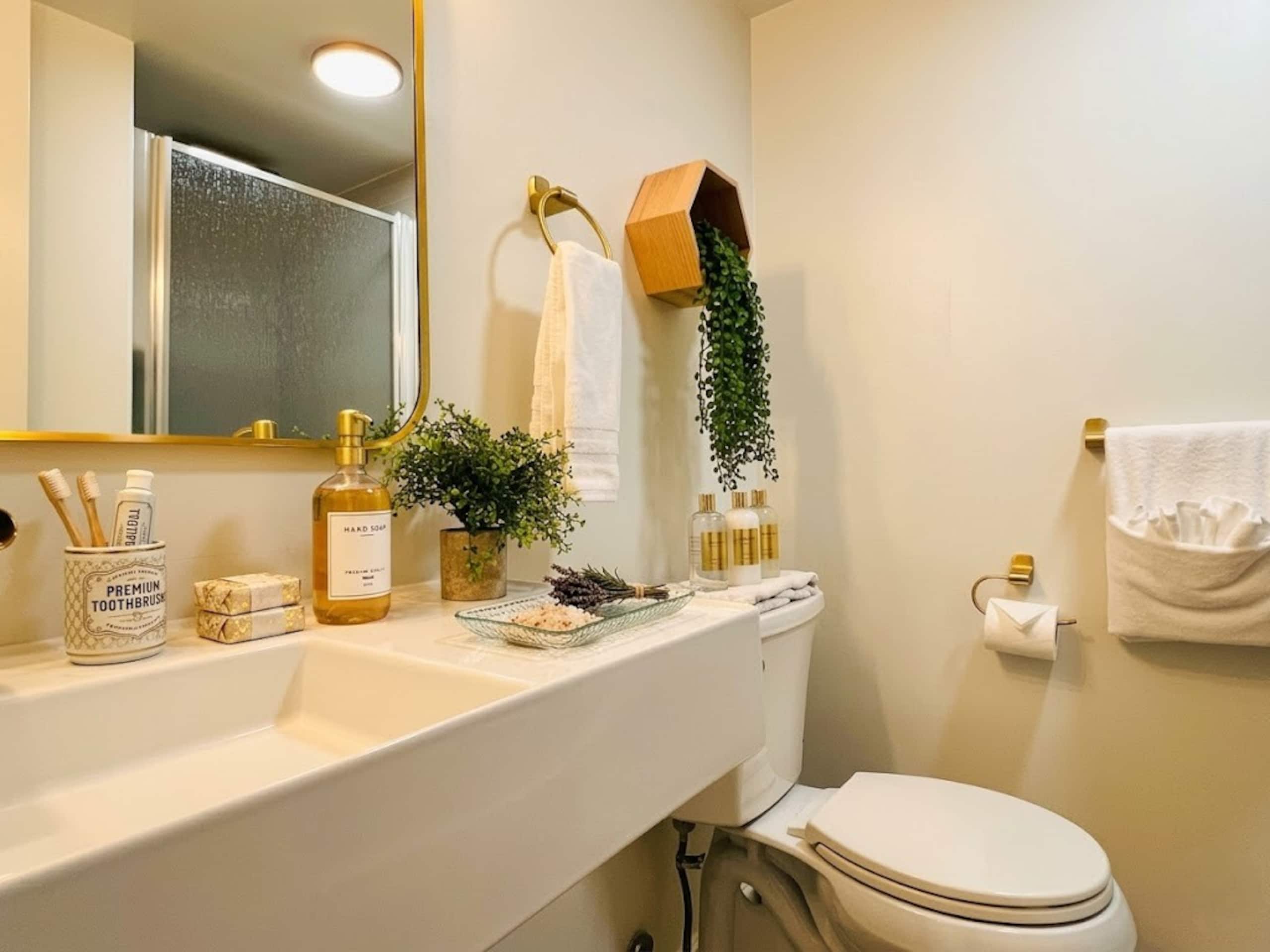 Cozy Studio at the Heart of Waikiki - Image 12