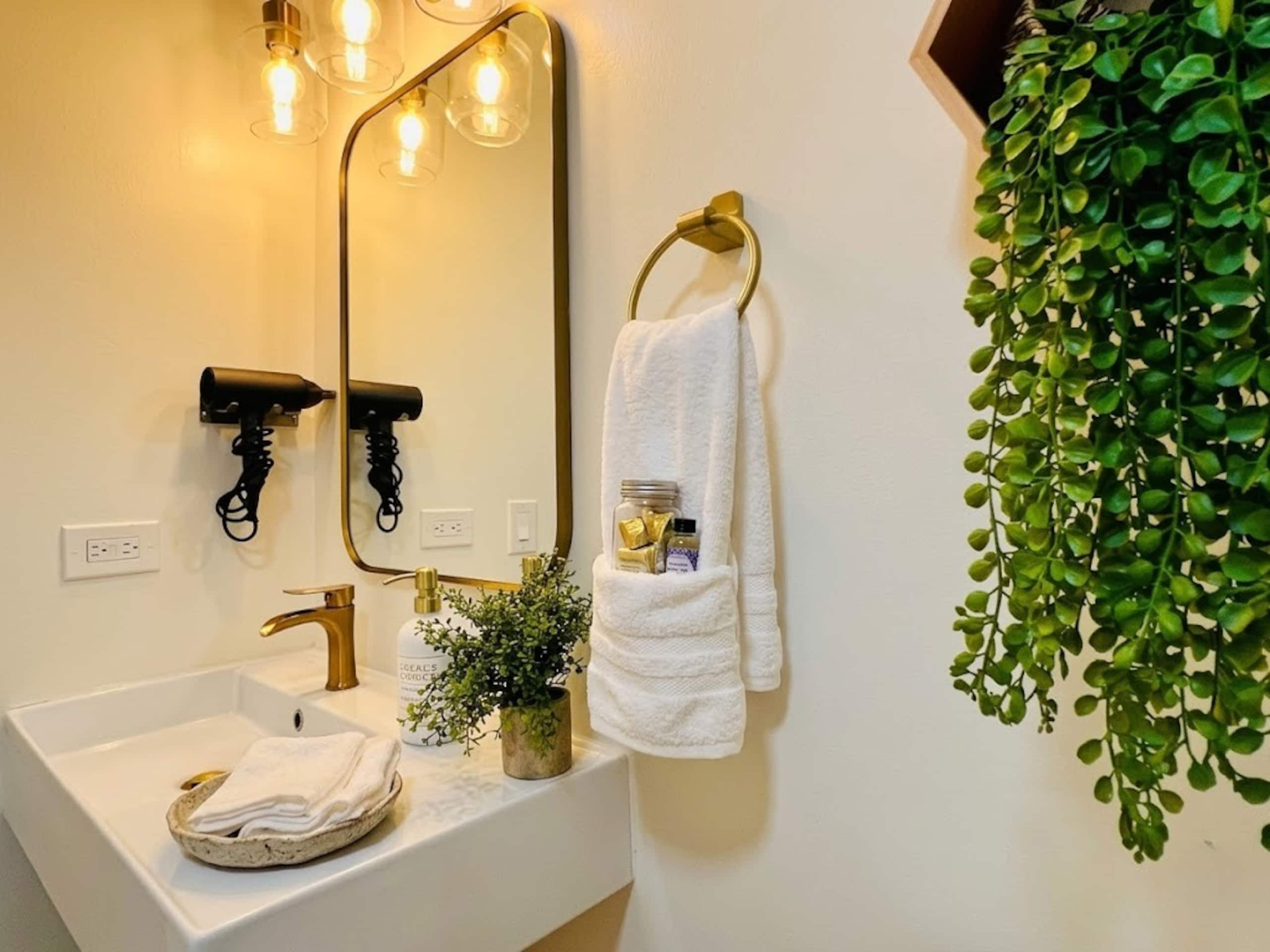 Cozy Studio at the Heart of Waikiki - Image 13