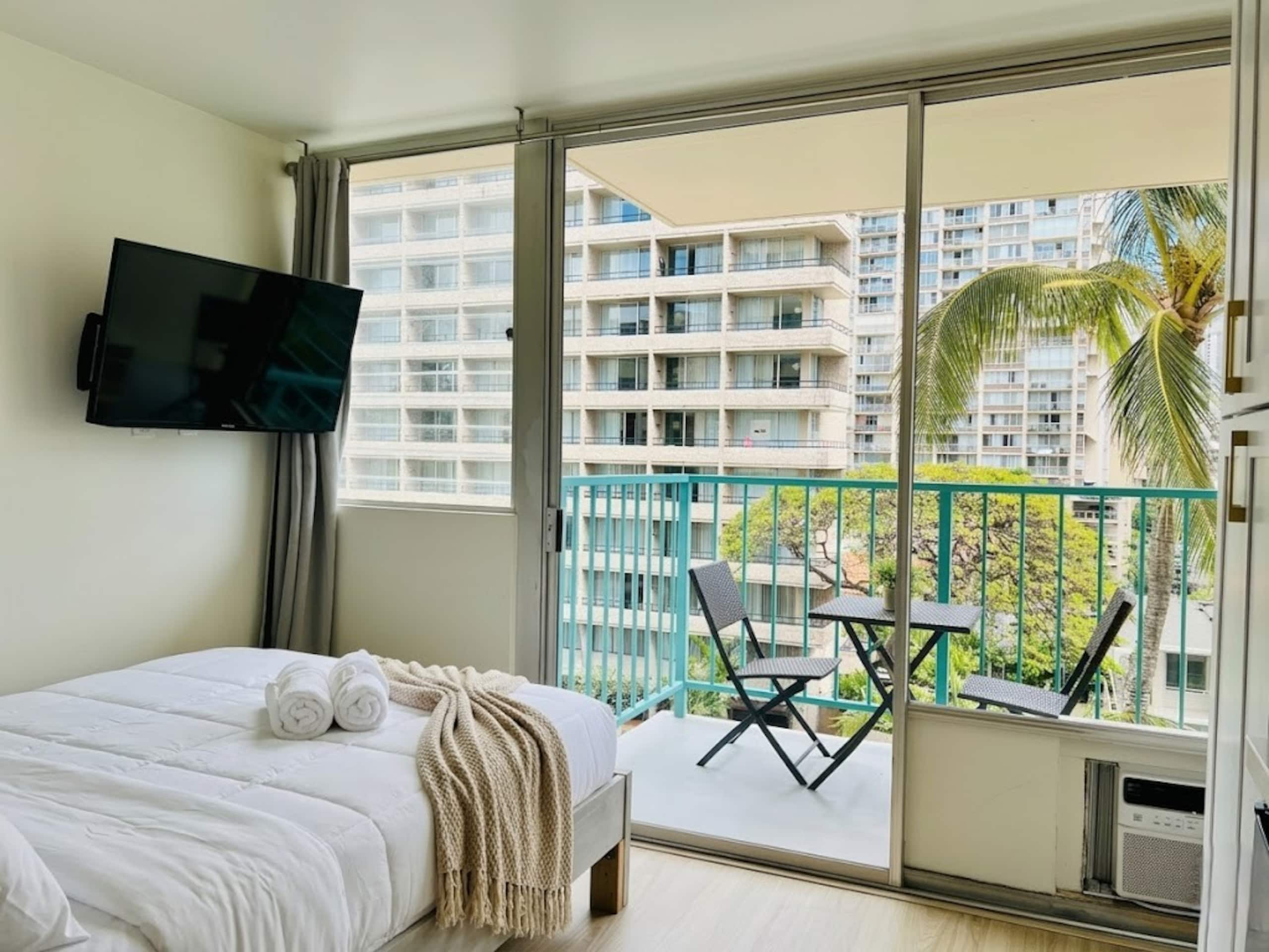 Cozy Studio at the Heart of Waikiki - Image 5