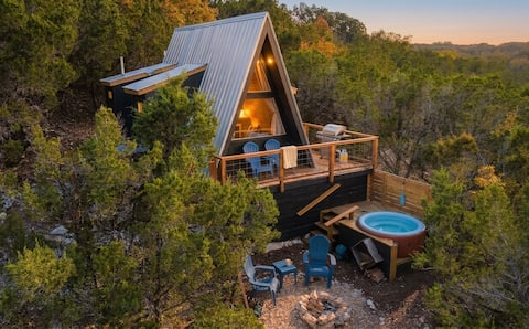 A-Frame cabin - Hot tub, Deck, View, Fire pit!
