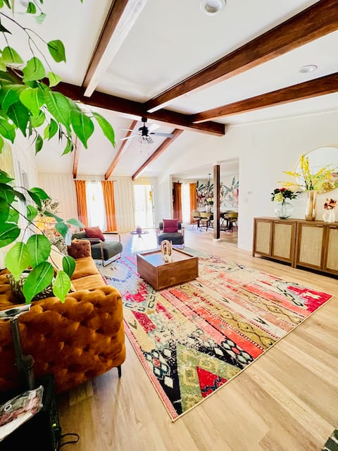 Tranquil Yellow Door Ranch Near ATL